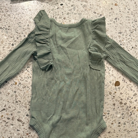 6-9m Clothing Set - Polka Dot Jeans, Floral Pants, Ruffle BodySuit, Blue TShirt - Picture 10 of 12